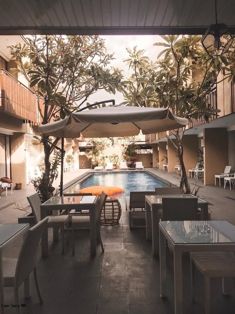 Devata Suites And Residence Legian Exterior foto