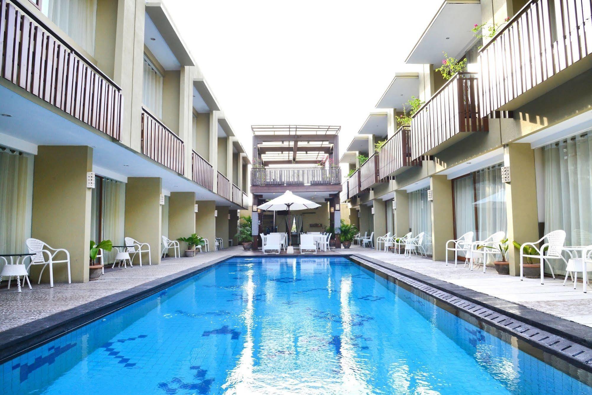 Devata Suites And Residence Legian Exterior foto