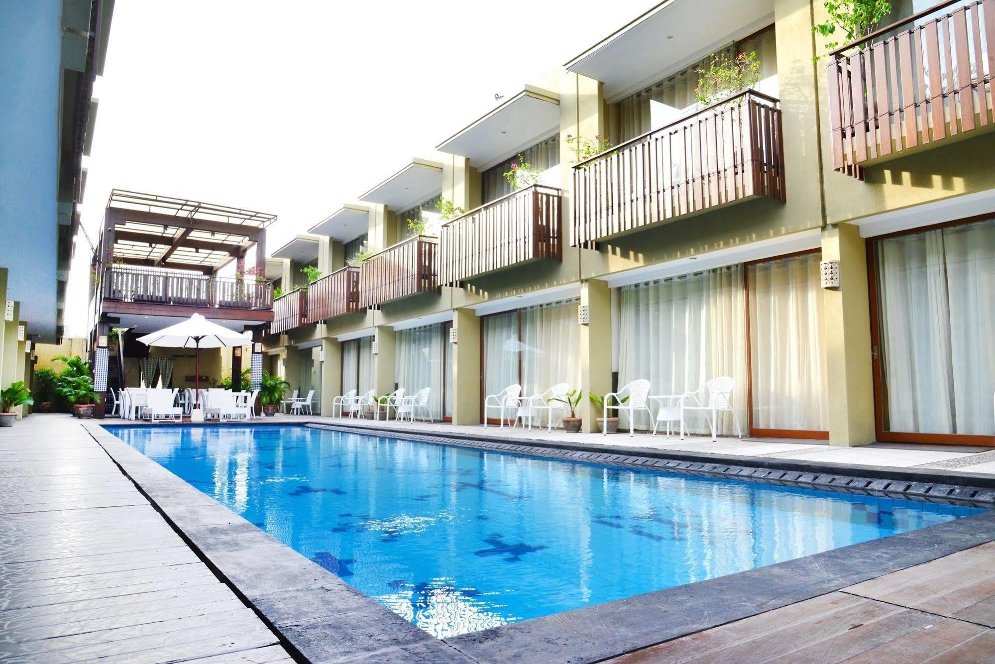 Devata Suites And Residence Legian Exterior foto